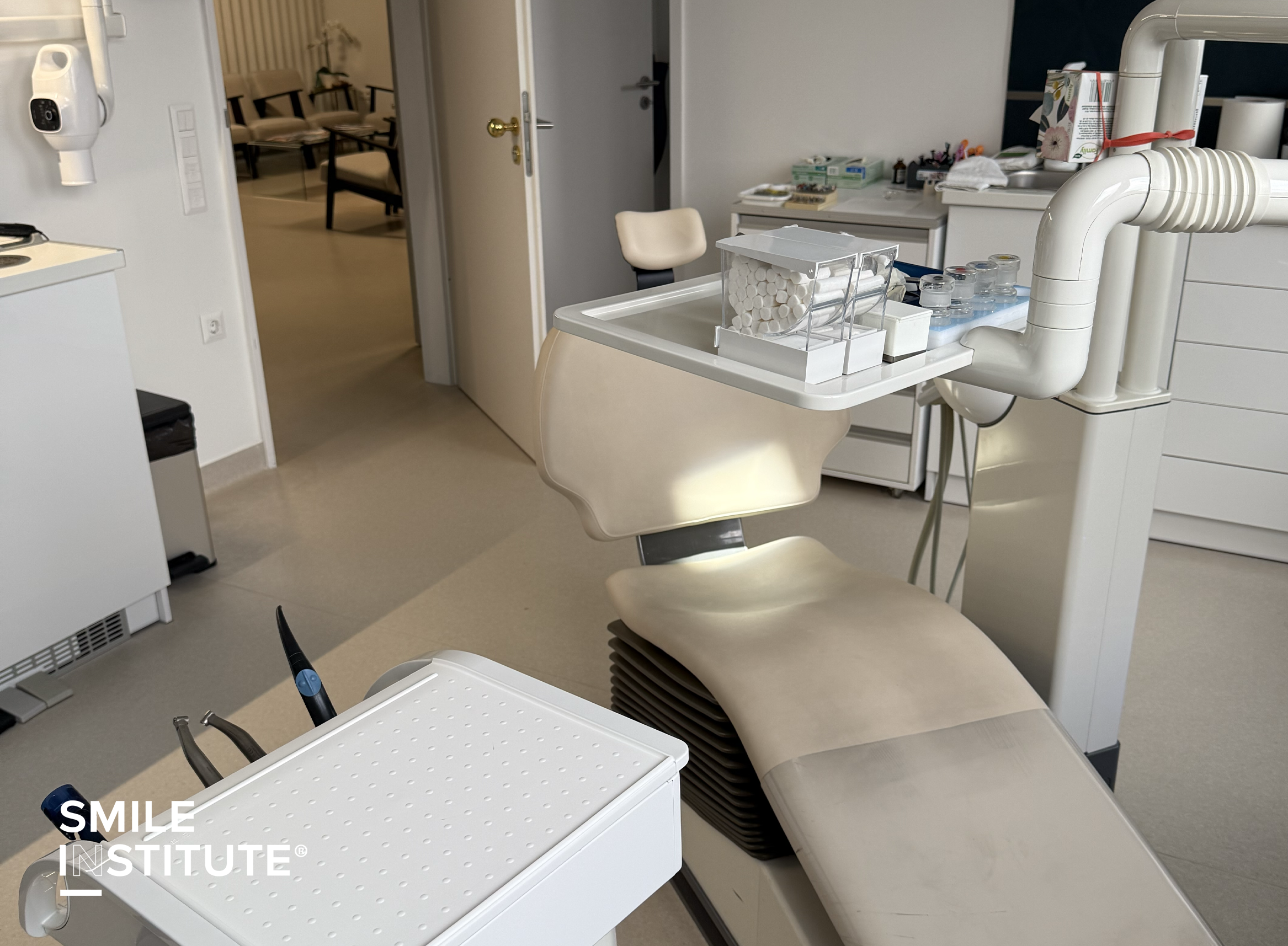 ©Dr. Dominik Nagy Oral Surgeon & Aesthetic Implantologist - Smile Institute® Hungary, Budapest